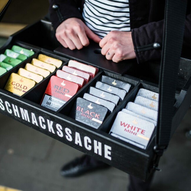 Geschmackssache Tablet gefüllt mit Zigarettenmarken